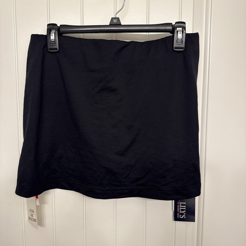Lilly's of Beverly Hills Women's M Athletic Activewear Tennis Black Skirt